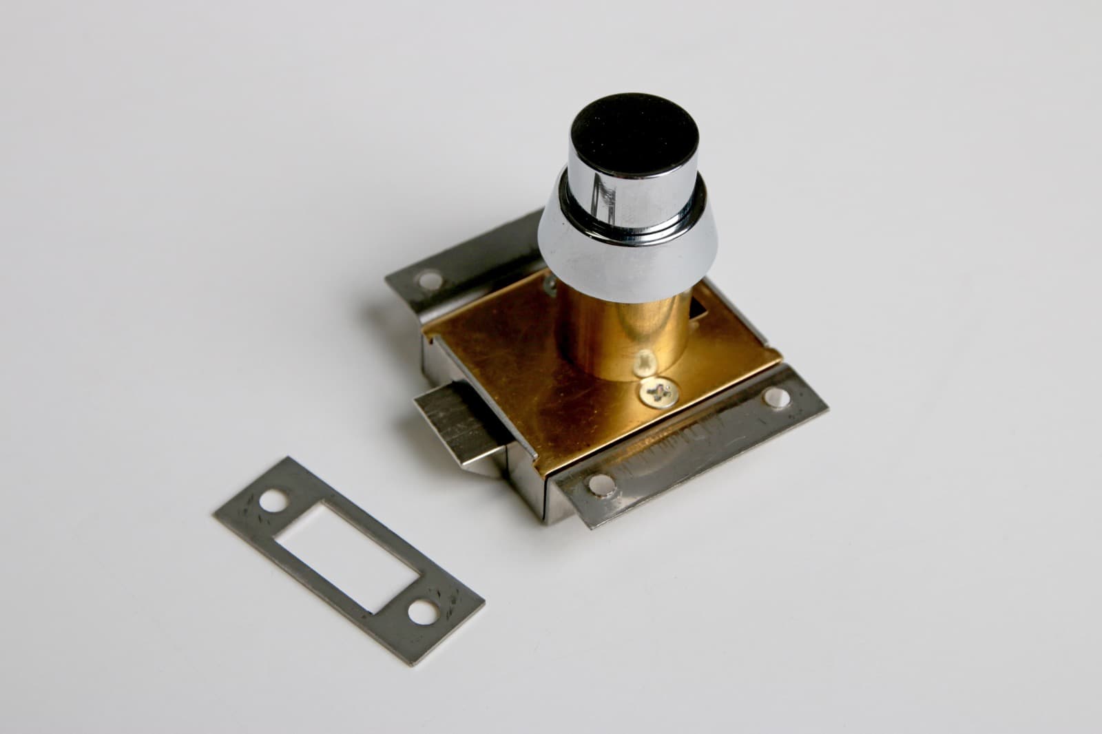 toolbox | Marine Hardware Push Latch