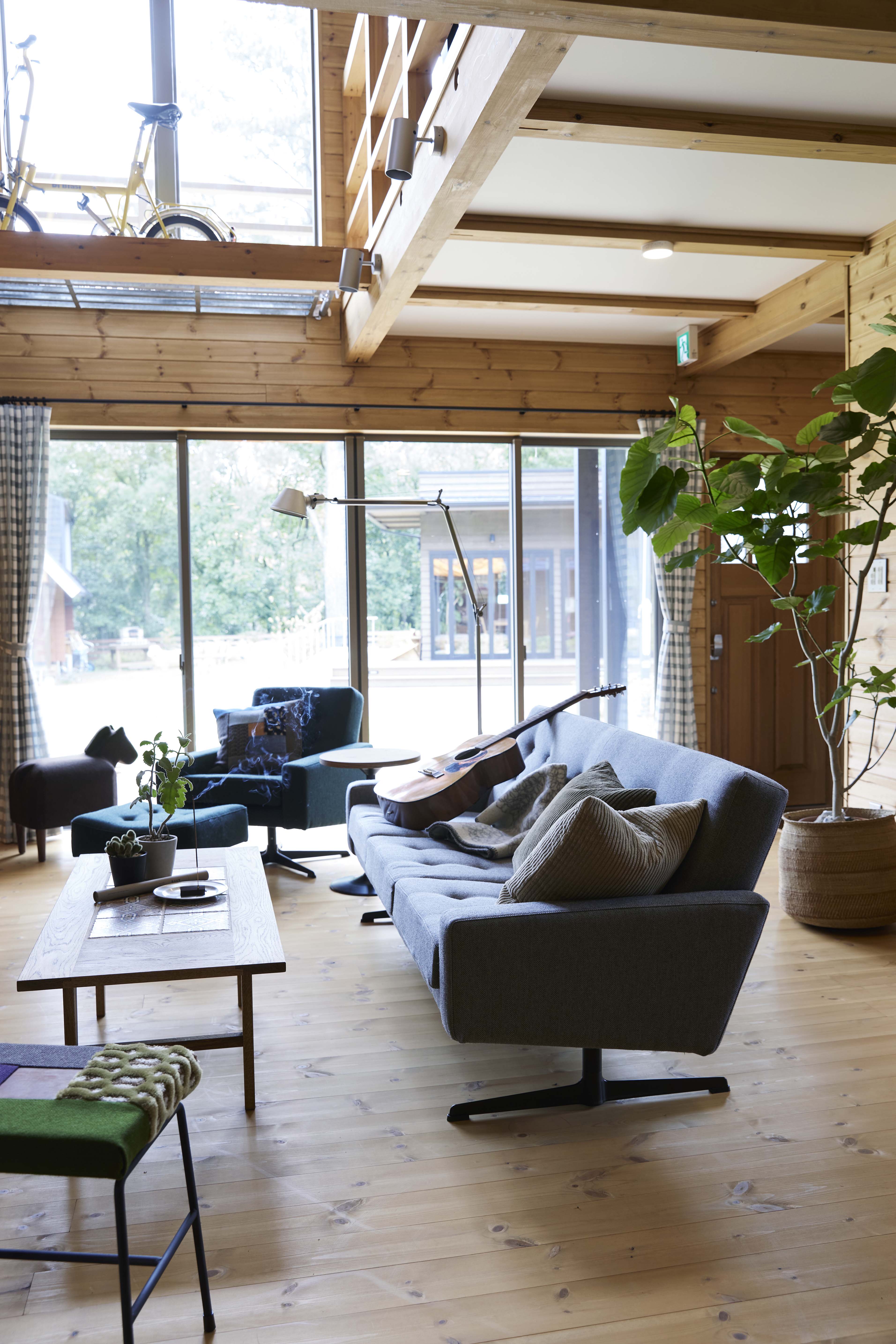 SKAL II LOUNGE CHAIR