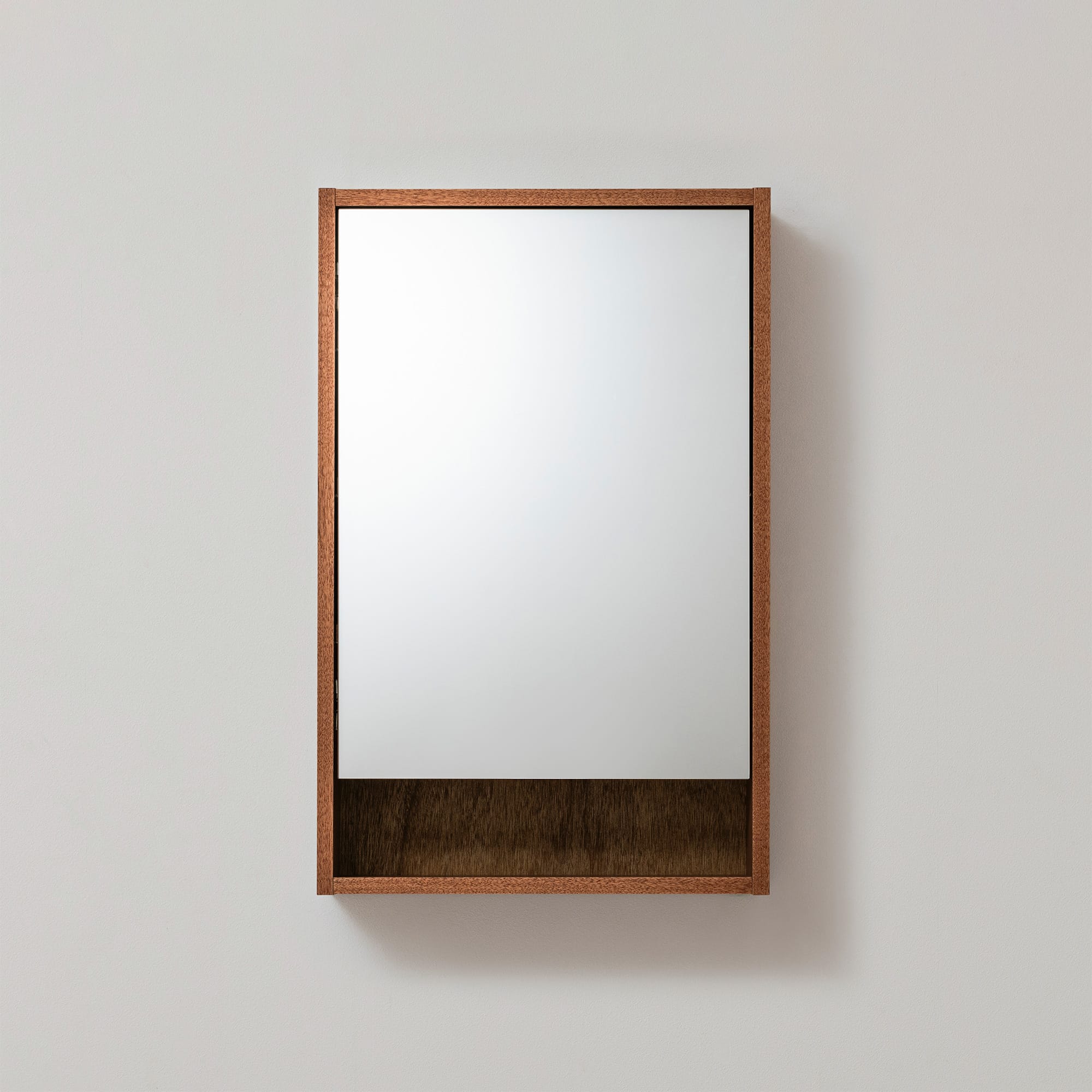toolbox | Cropped Mirror Cabinet - W460