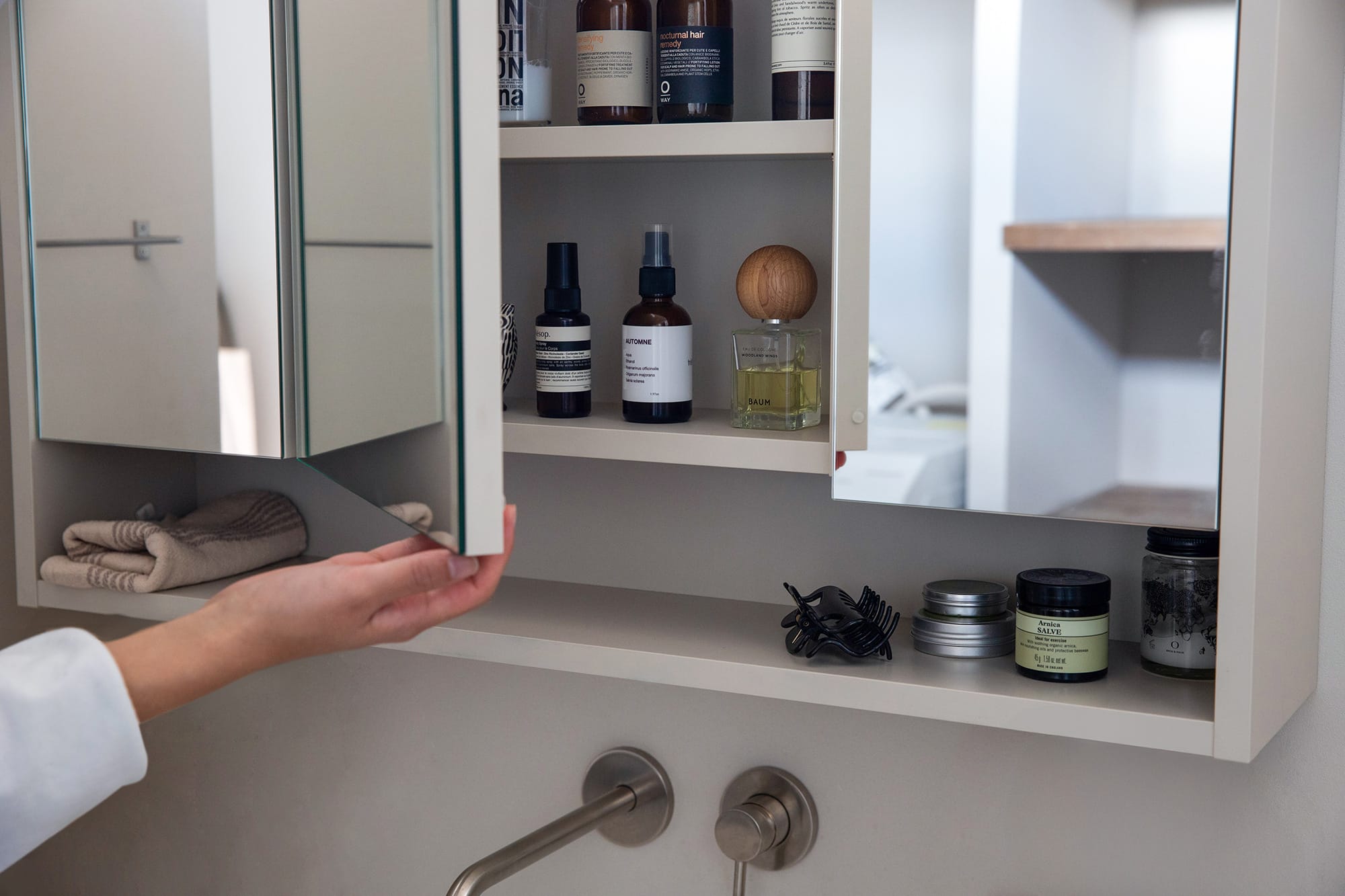 toolbox | Cropped Mirror Cabinet - W1180