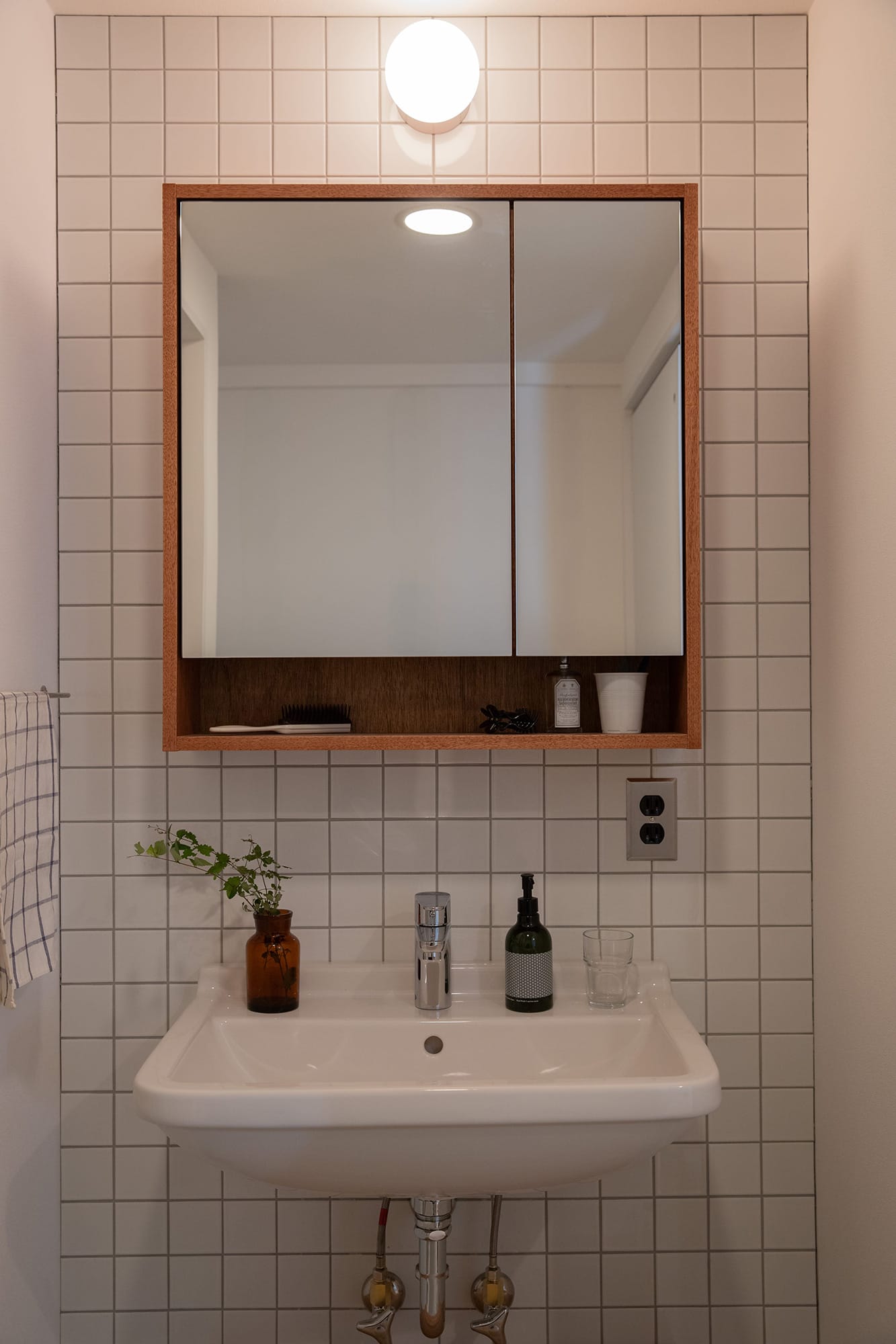 toolbox | Cropped Mirror Cabinet - W680