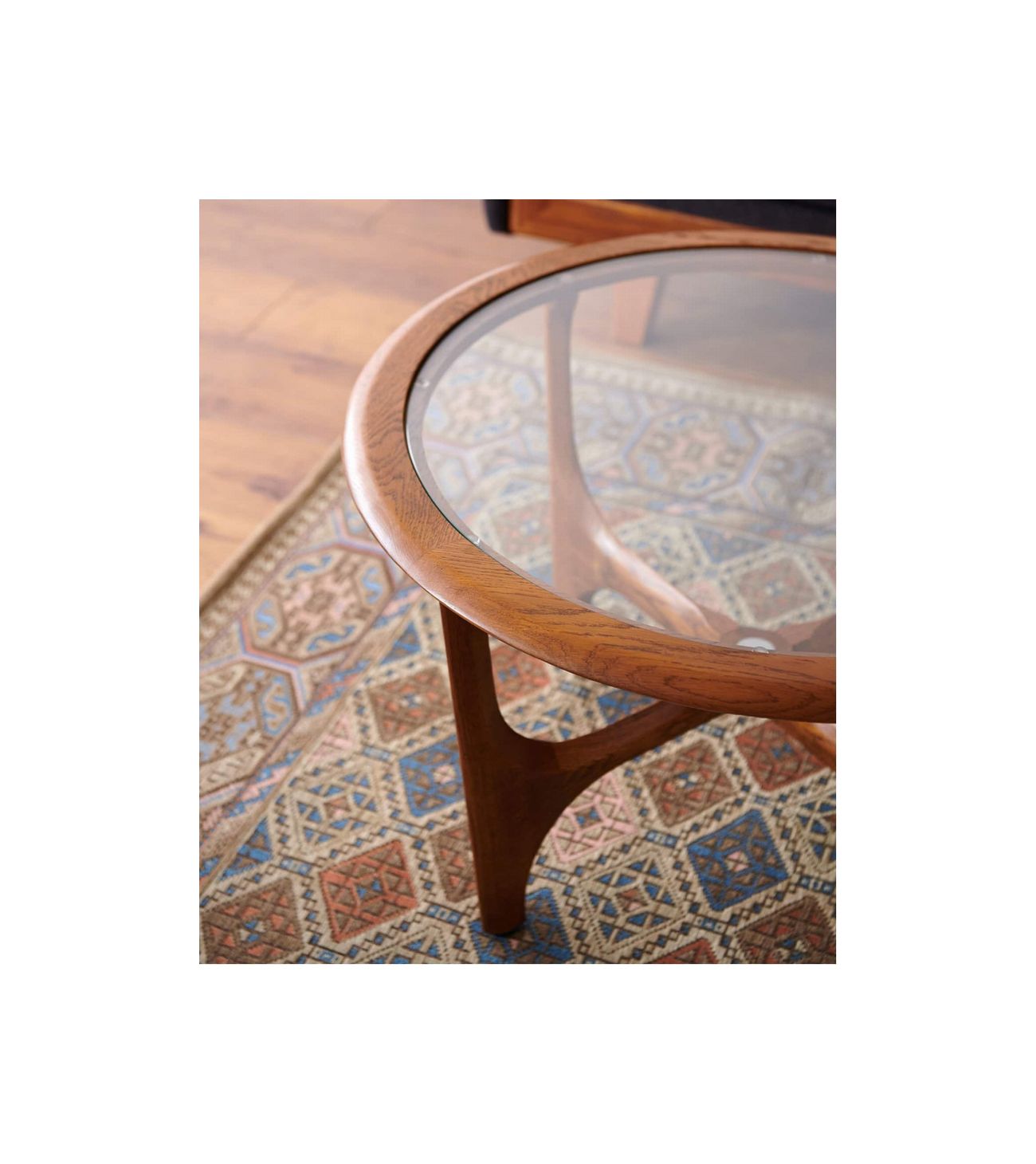 SILHOUETTE CENTER TABLE