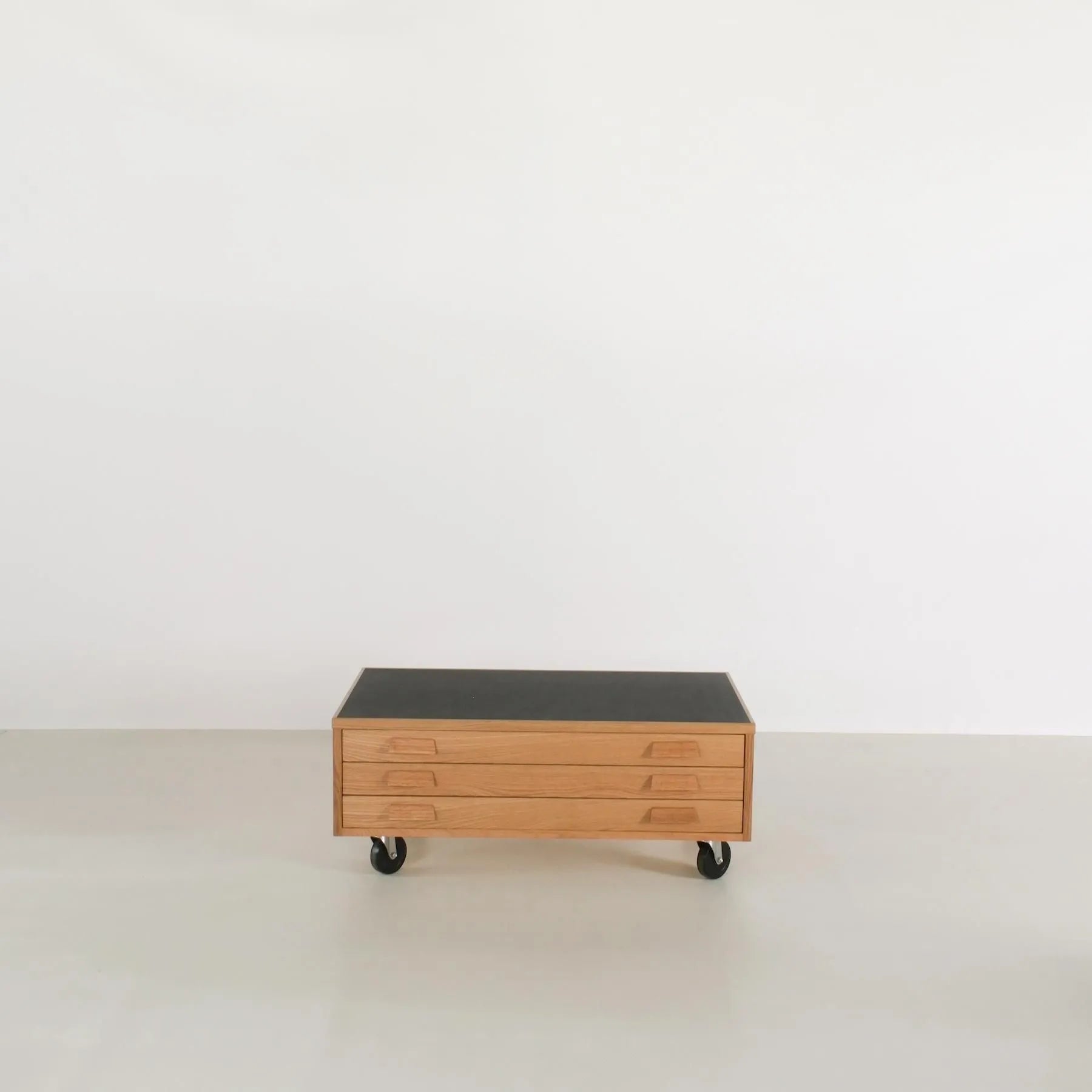 MAP COFFEE TABLE |BLACK TOP