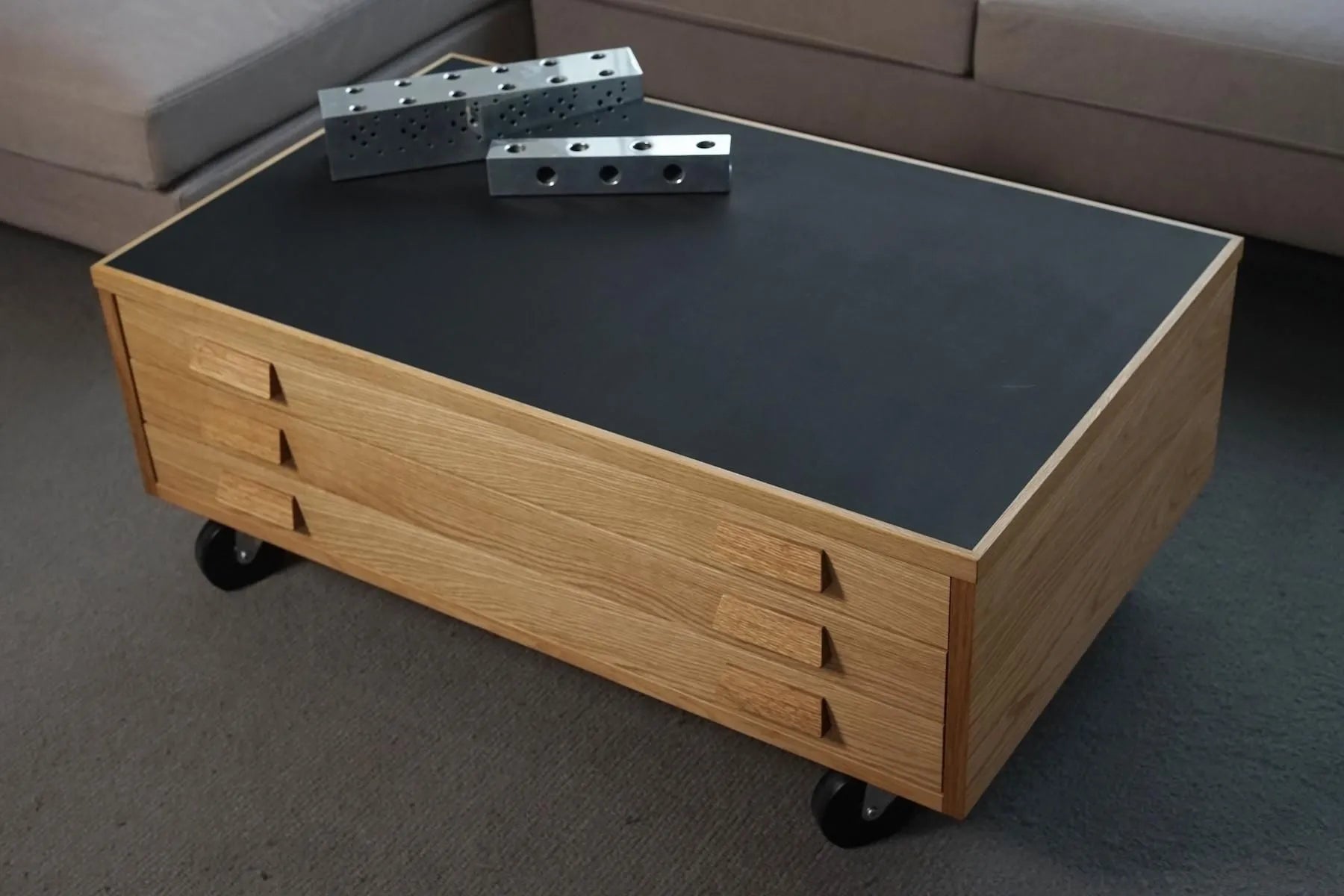 MAP COFFEE TABLE |BLACK TOP