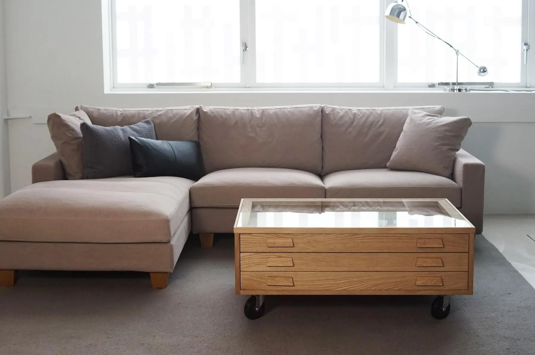 MAP COFFEE TABLE |GLASS TOP