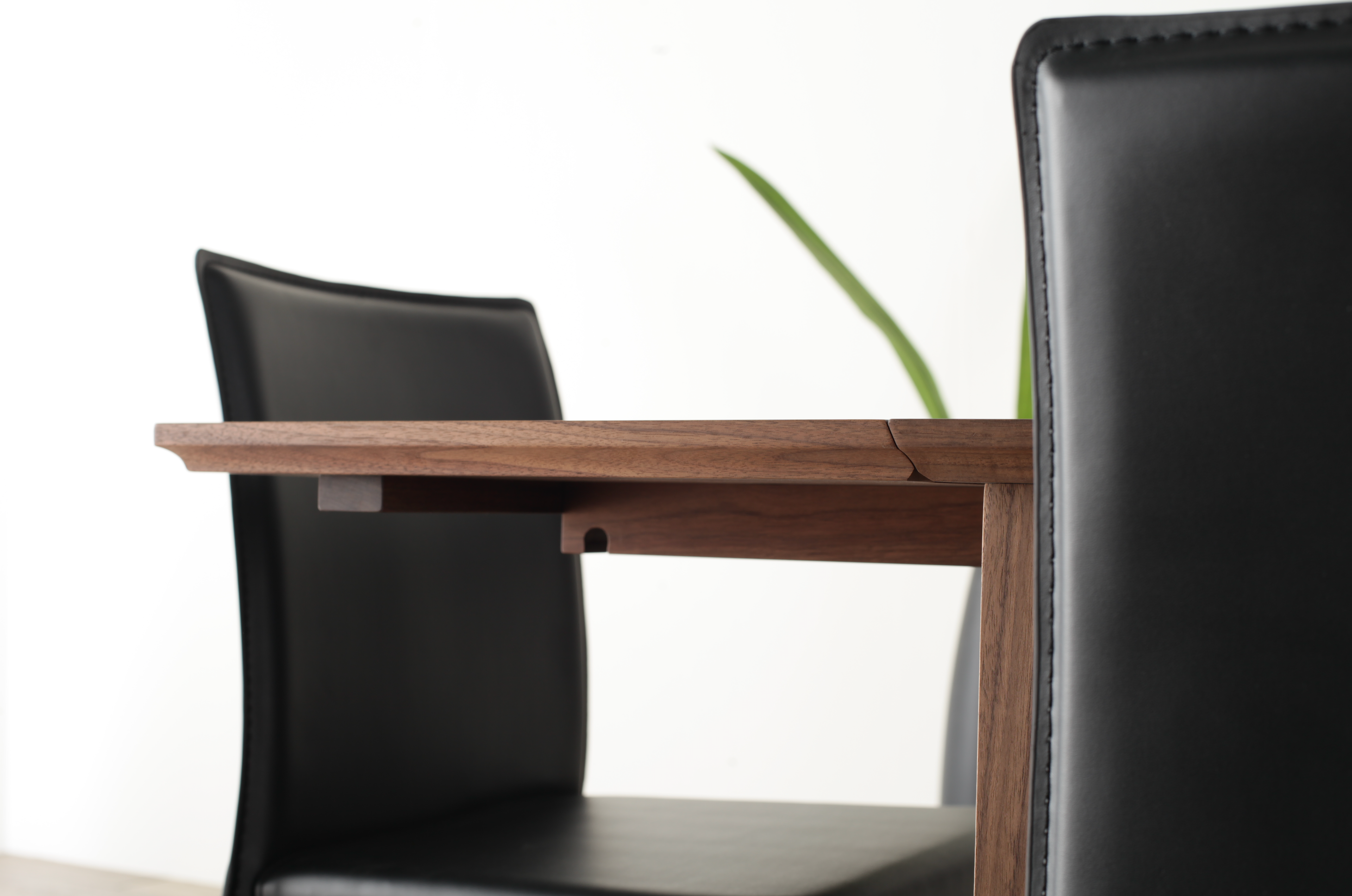 BIRDY DINING TABLE (1SIDE EXTENSION TABLE)(D900)