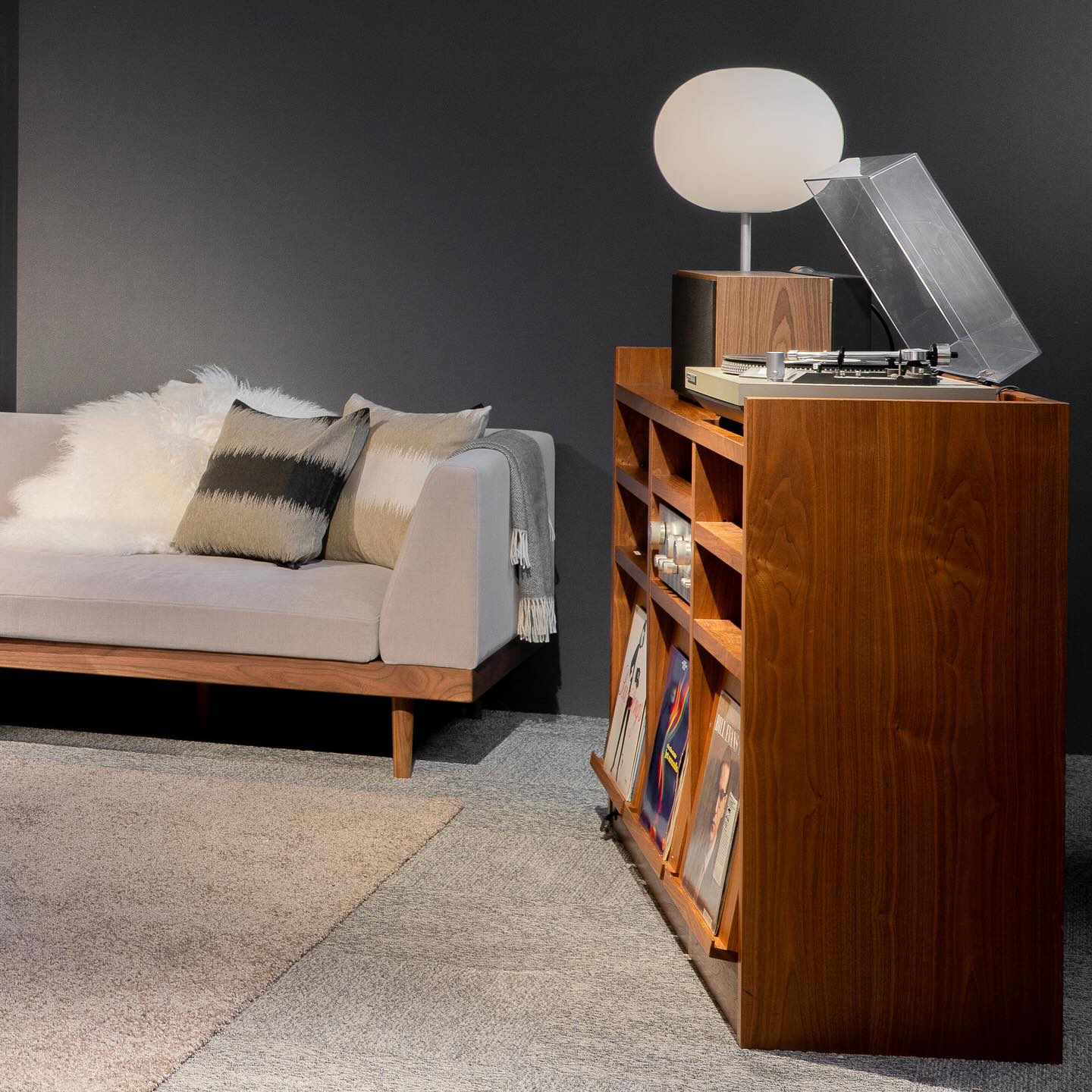 KOROVA DJ BOOTH W1500 (3列)