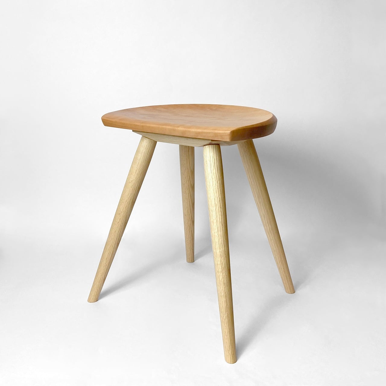 KIJIYA | Moon stool - Cherry