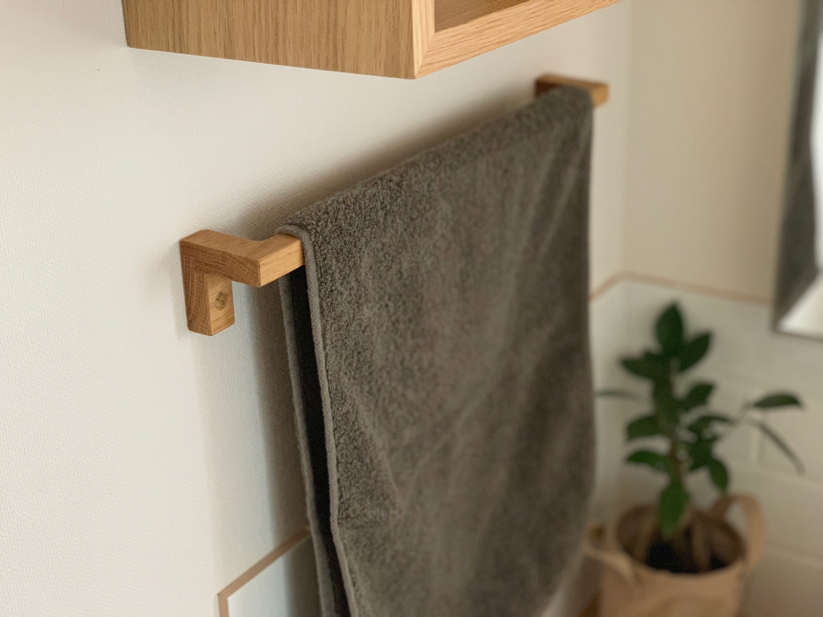 toolbox | Wooden Paper Holder Towel Rack