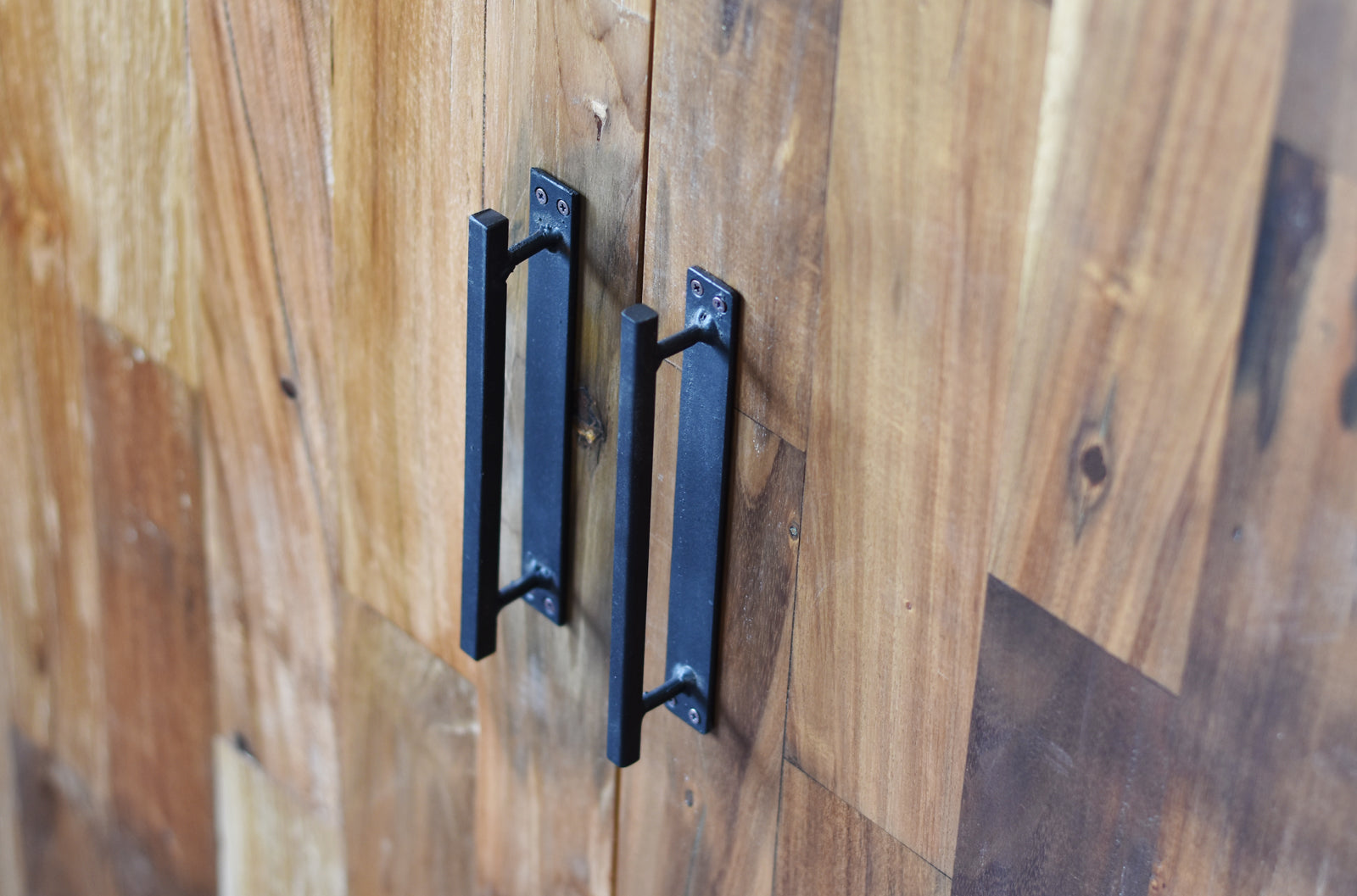 toolbox | Iron Handle Base with Round Bar