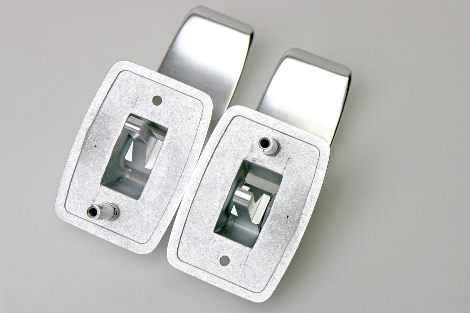 toolbox | One-Touch Door Handle