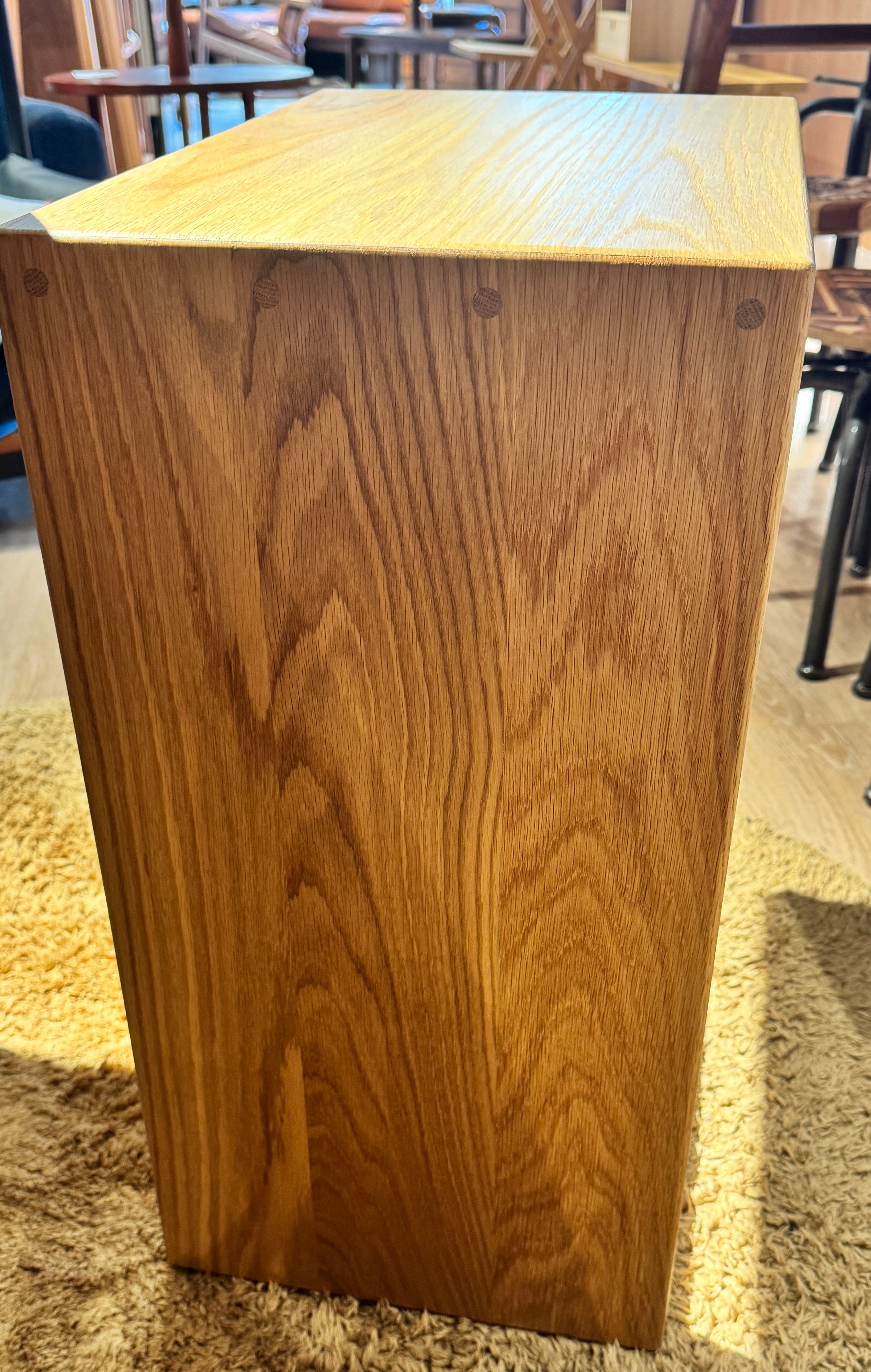 C WAGON SIDE TABLE (WALNUT  / OAK )