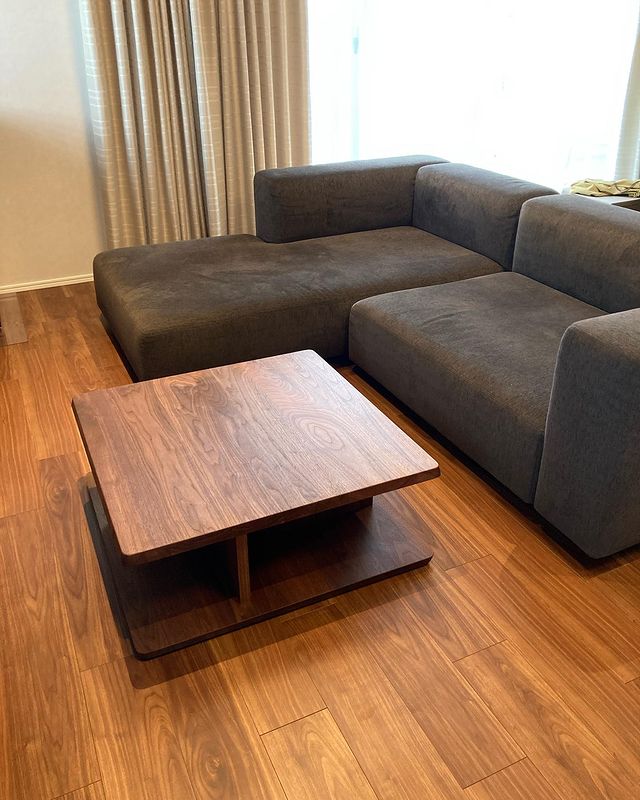 COMPOSIT LIVING TABLE