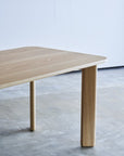 BOARD TABLE ( WALNUT / WHITE ASH )