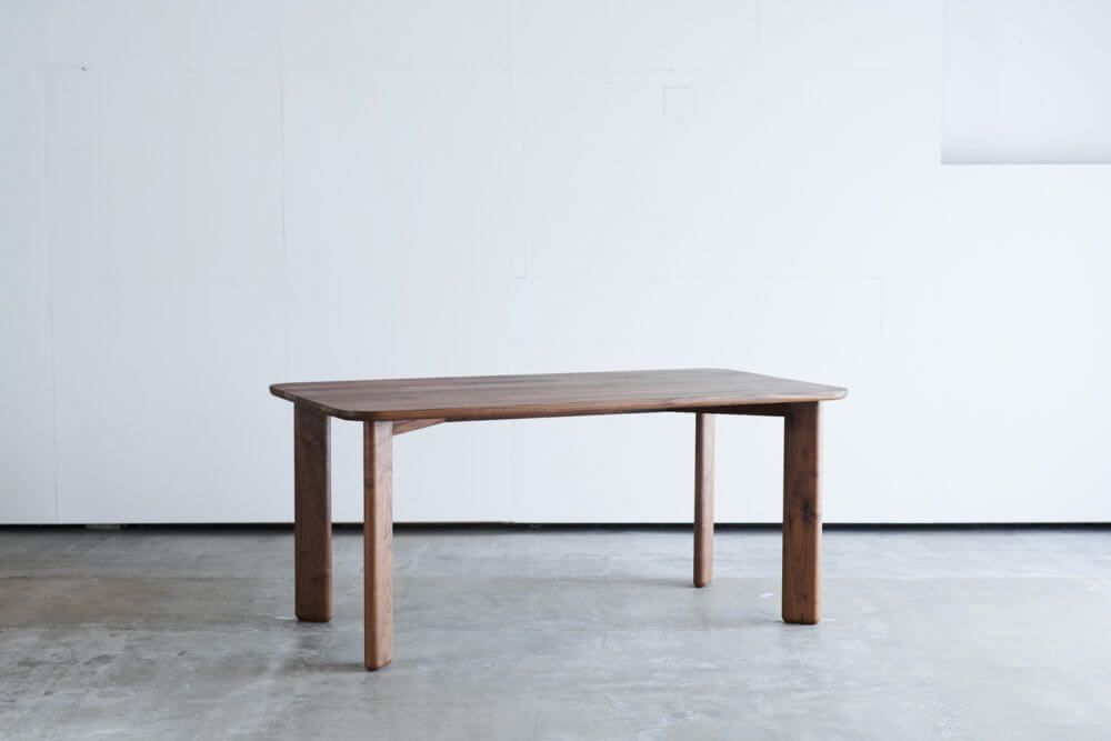 BOARD TABLE ( WALNUT / WHITE ASH )