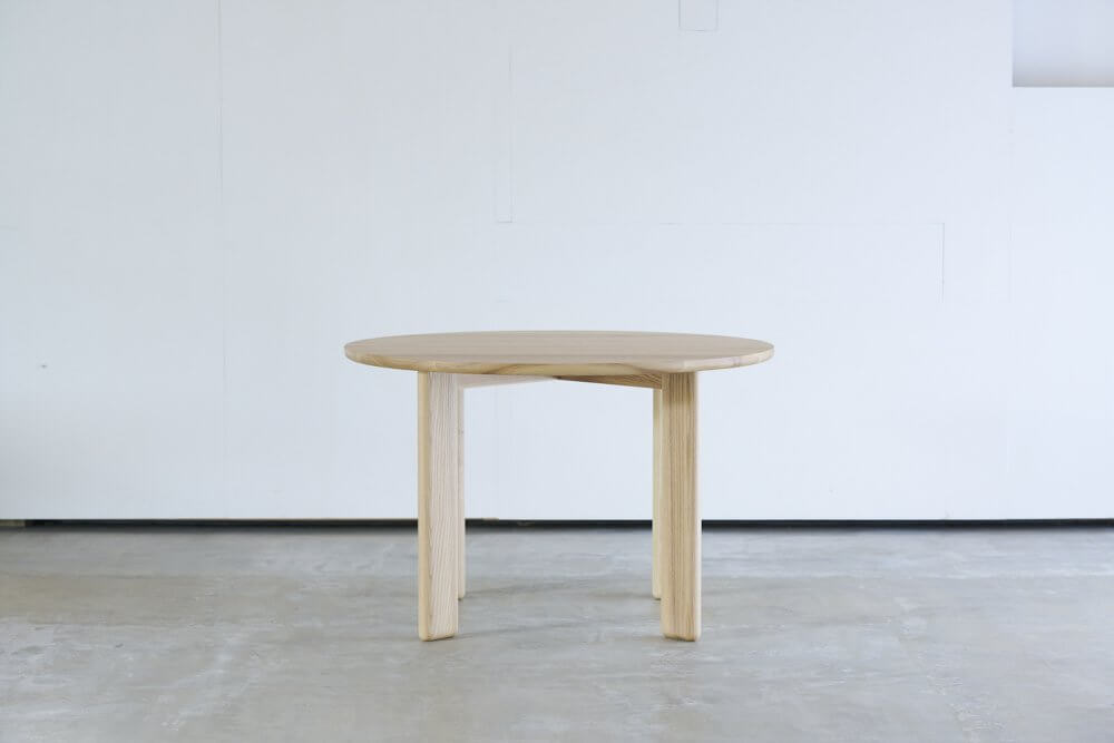 BOARD TABLE (Circle) ( WALNUT / WHITE ASH )