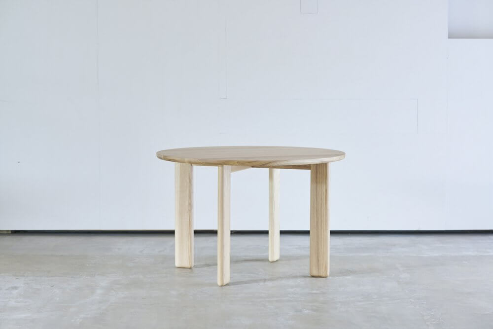 BOARD TABLE (Circle) ( WALNUT / WHITE ASH )