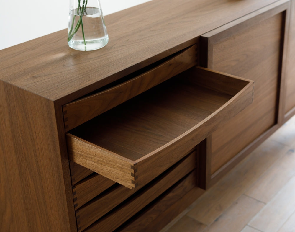 CORNICE CHEST & DOOR 168