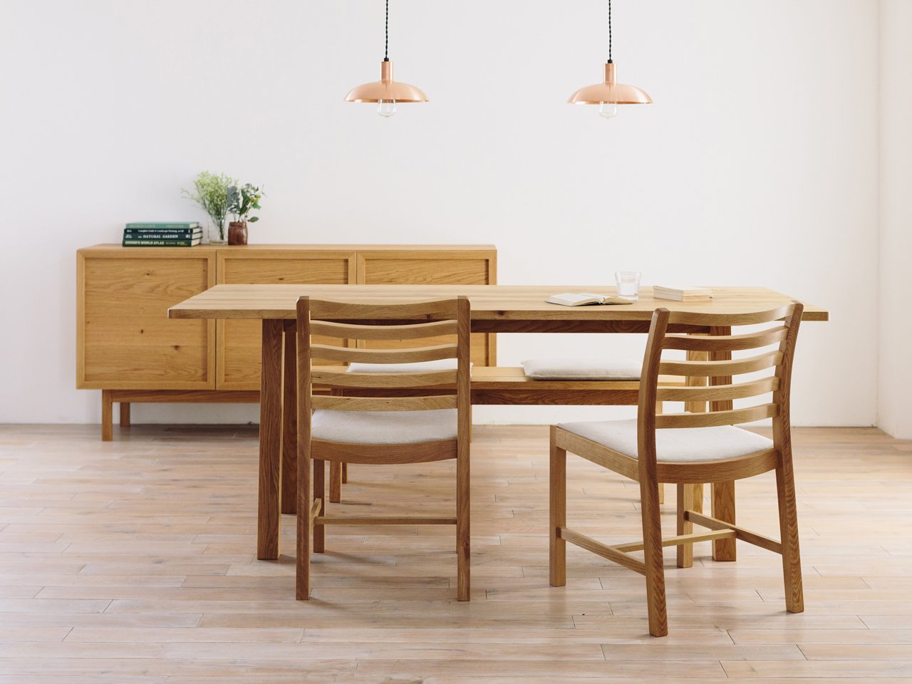 CORNICE DINING TABLE