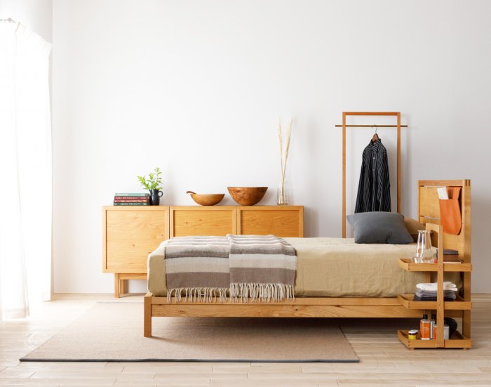 CORNICE COAT HANGER 062