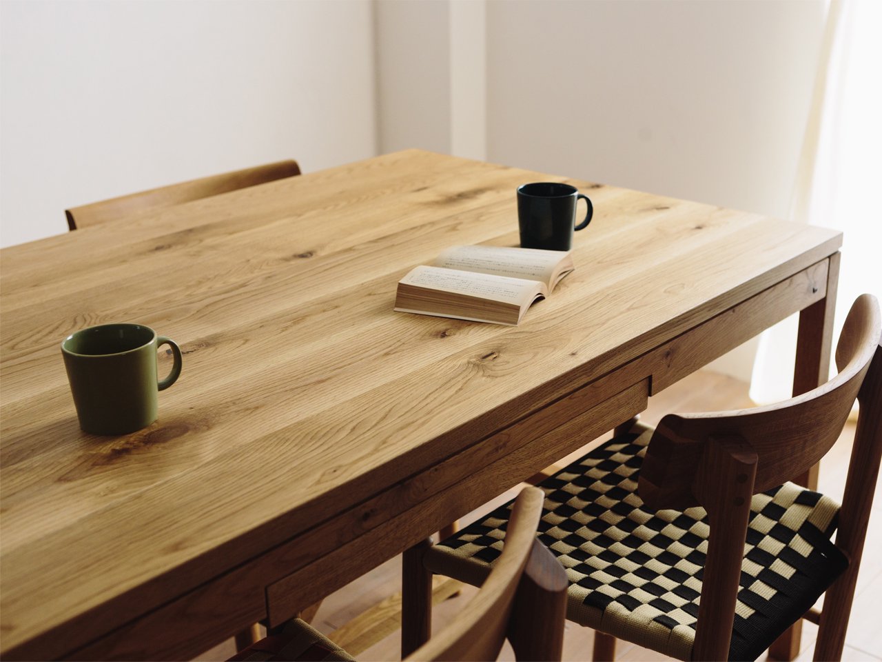 HARVARD DINING TABLE