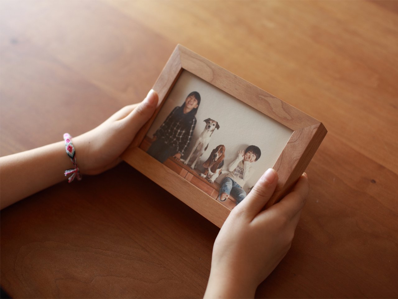 DACAFE POSTCARD FRAME