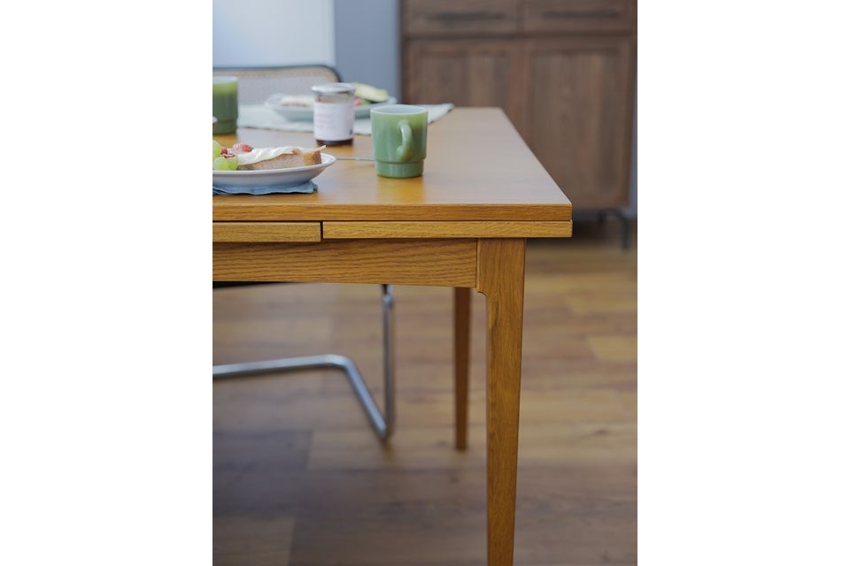 HABITAT DINING TABLE
