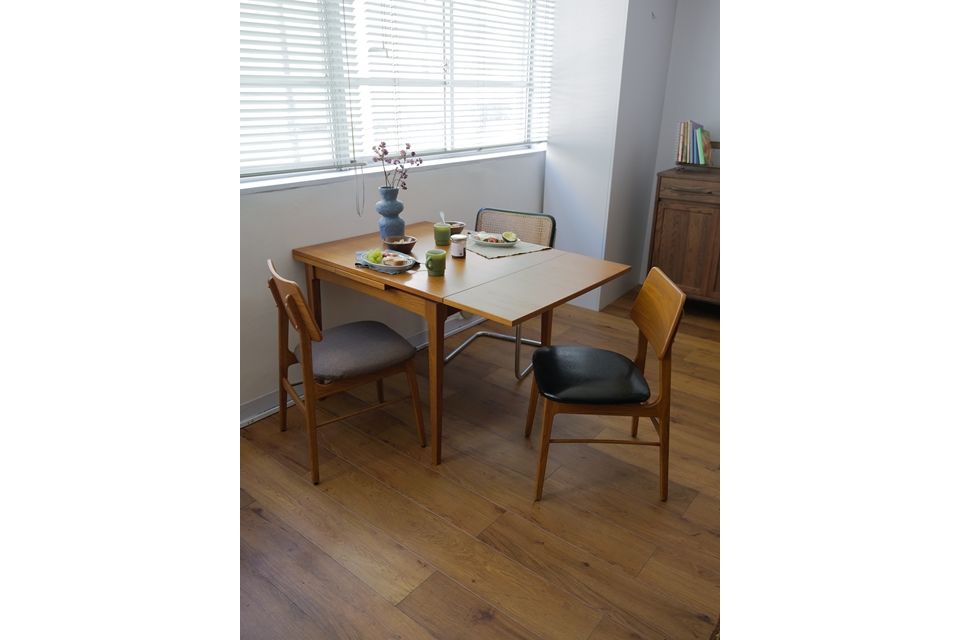 HABITAT DINING TABLE