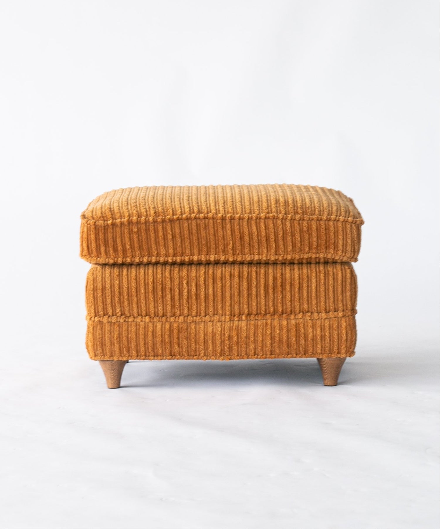 LAKEWOOD OTTOMAN