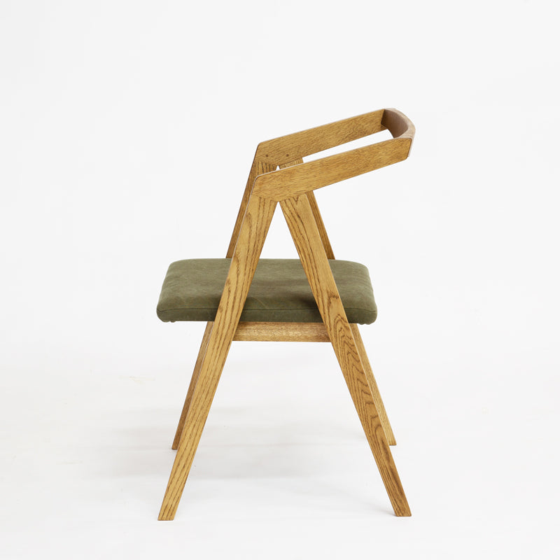 BOOKER.T CHAIR ( OAK / WALNUT )