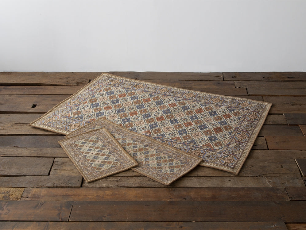 GLENOAKS RUG – HOW Furniture