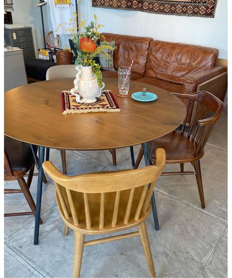 GRANDVIEW ATELIER ROUND TABLE