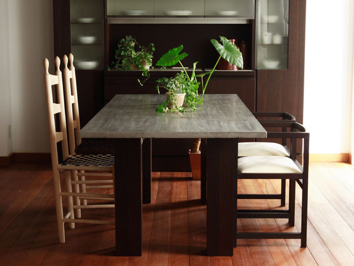 ANIMA DINING TABLE ALUMINIUM