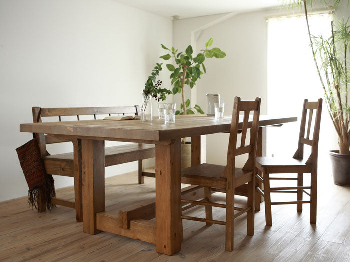 GALA DINING TABLE 210