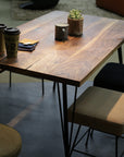 ZELDA DINING TABLE ( WALNUT / OAK )