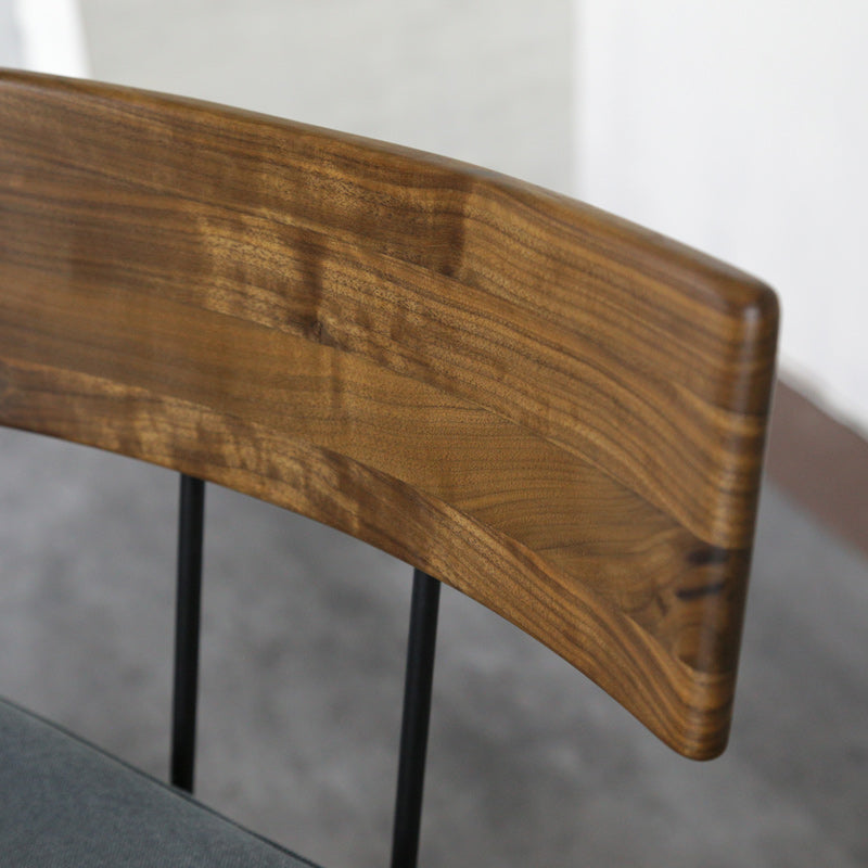 VOX BAR CHAIR (WALNUT / KONARA OAK)