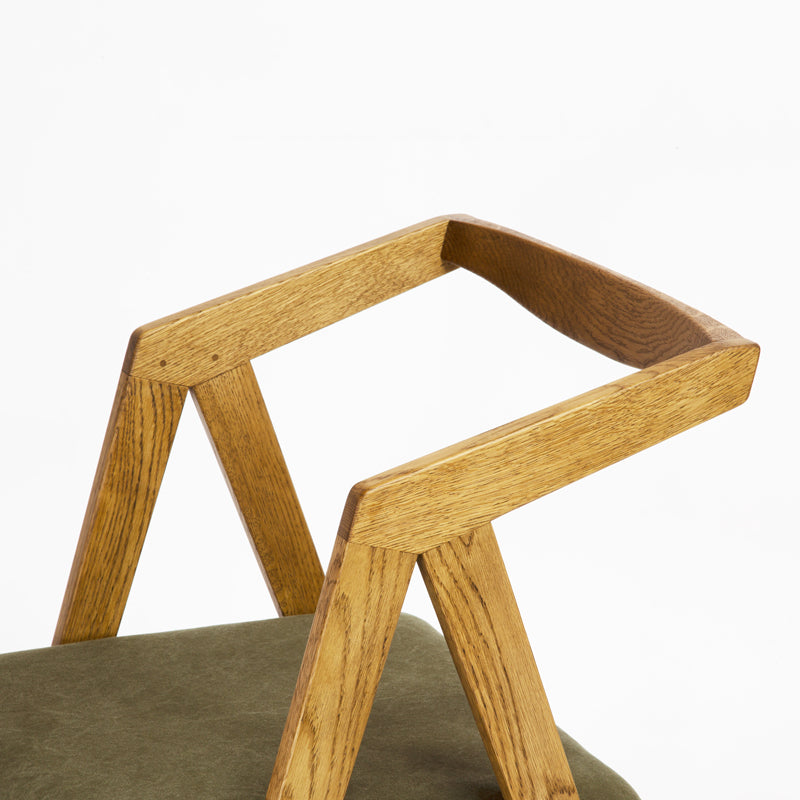 BOOKER.T CHAIR ( OAK / WALNUT )