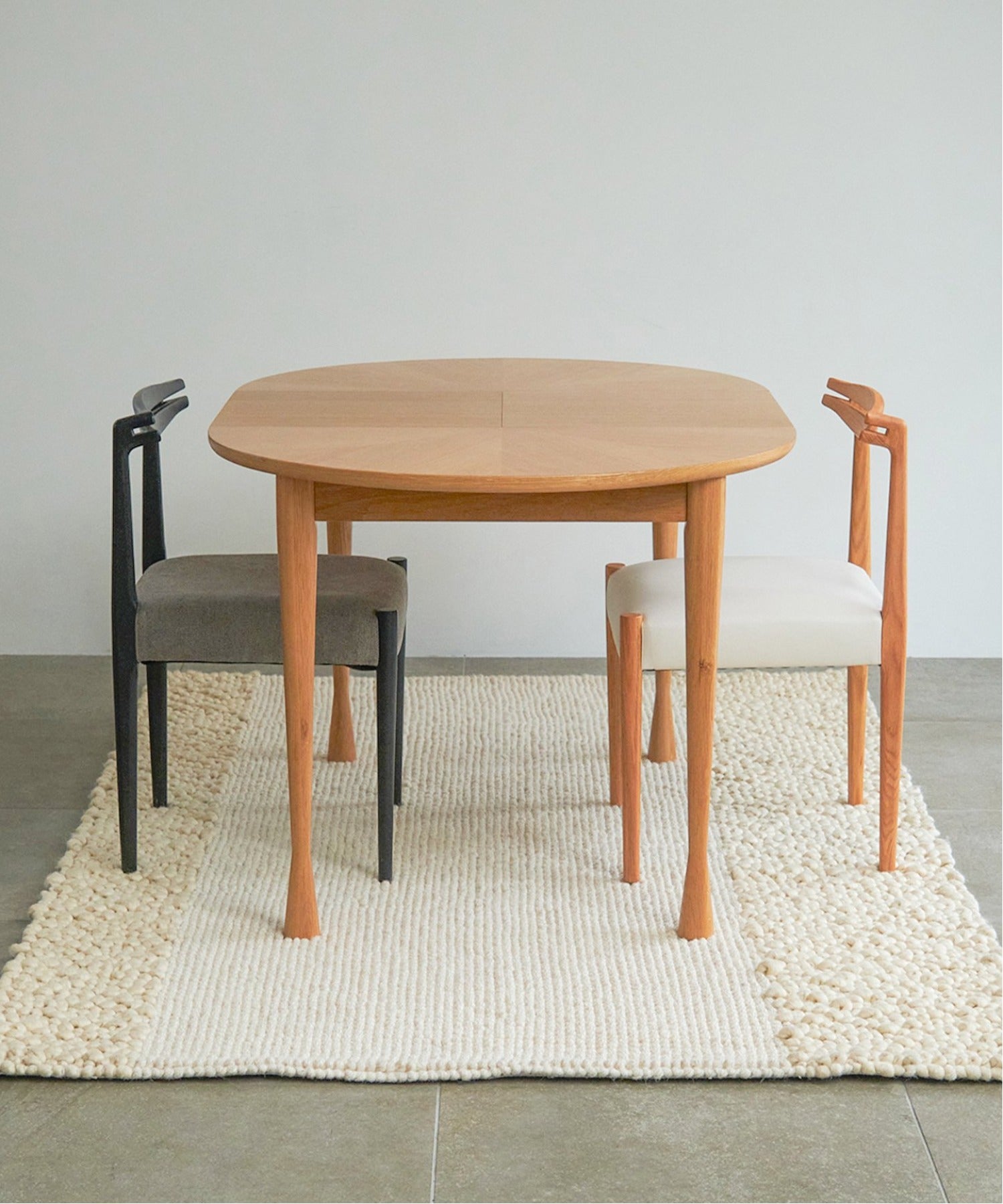AROS ROUND TABLE