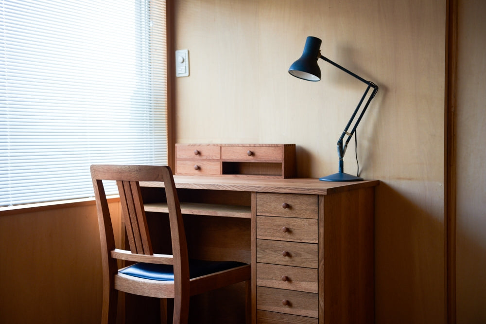 1830 AMERICA CRAFT DESK