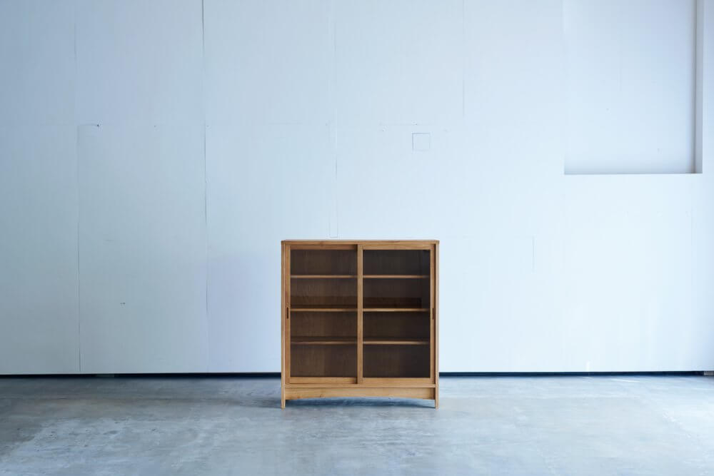 K&K 1830 AMERICA GLASS CABINET - HALF