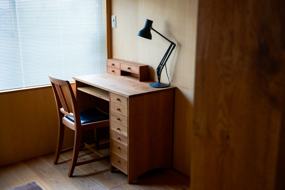 1830 AMERICA CRAFT DESK