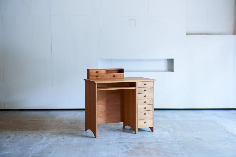 1830 AMERICA CRAFT DESK