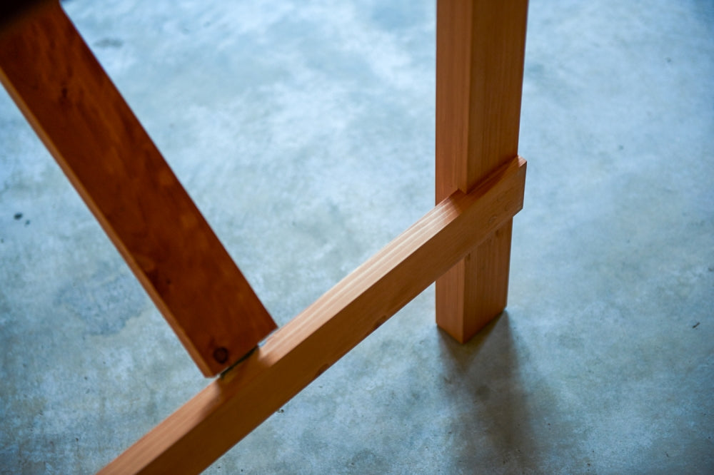 K&K ENGLAND GRADEN TABLE