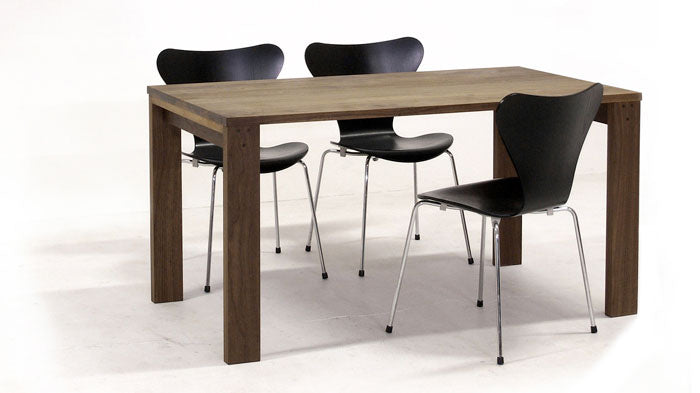 PLATO DINING TABLE