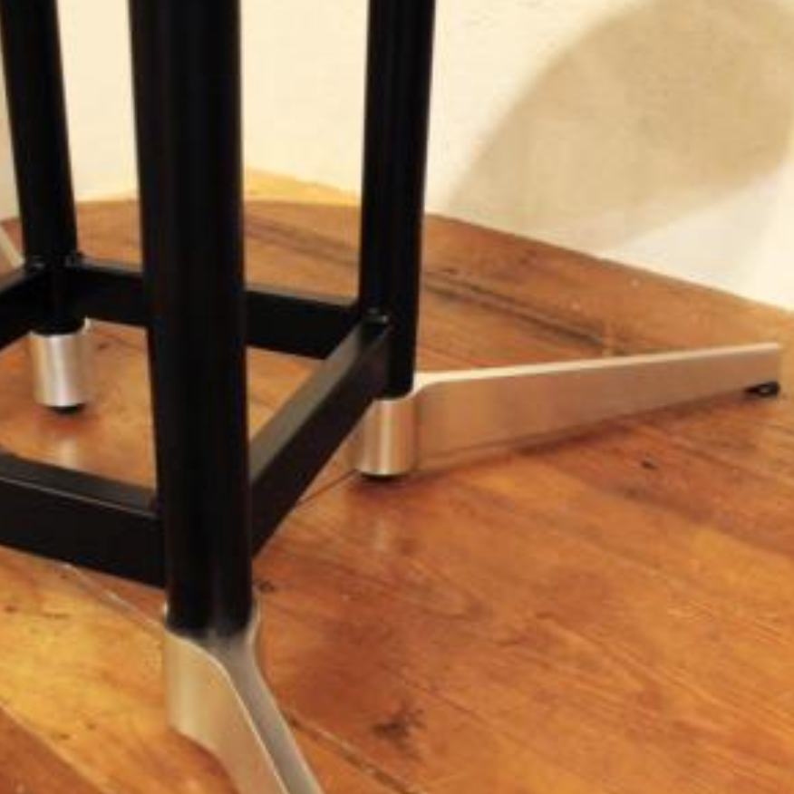 KARL 120 ROUND TABLE