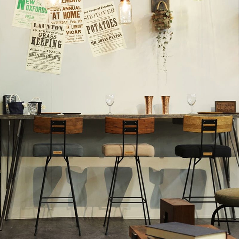 VOX BAR CHAIR (WALNUT / KONARA OAK)