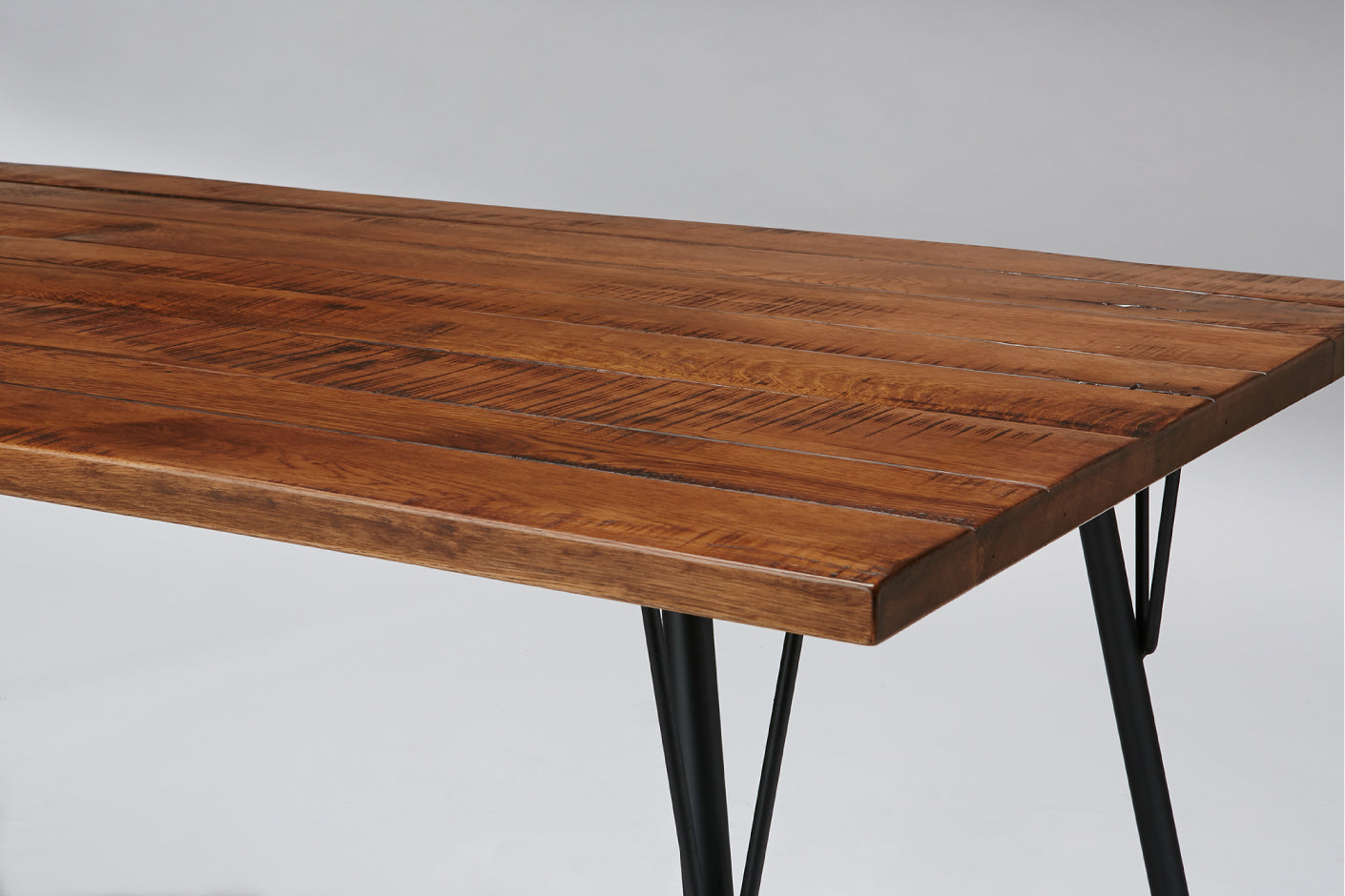 GRANDVIEW DINING TABLE