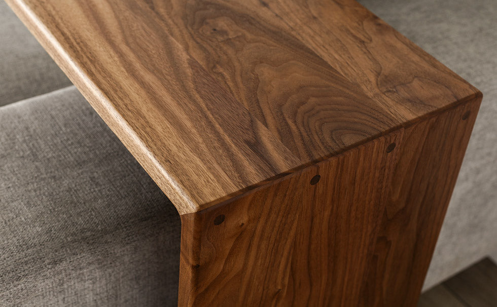 C WAGON SIDE TABLE (WALNUT  / OAK )