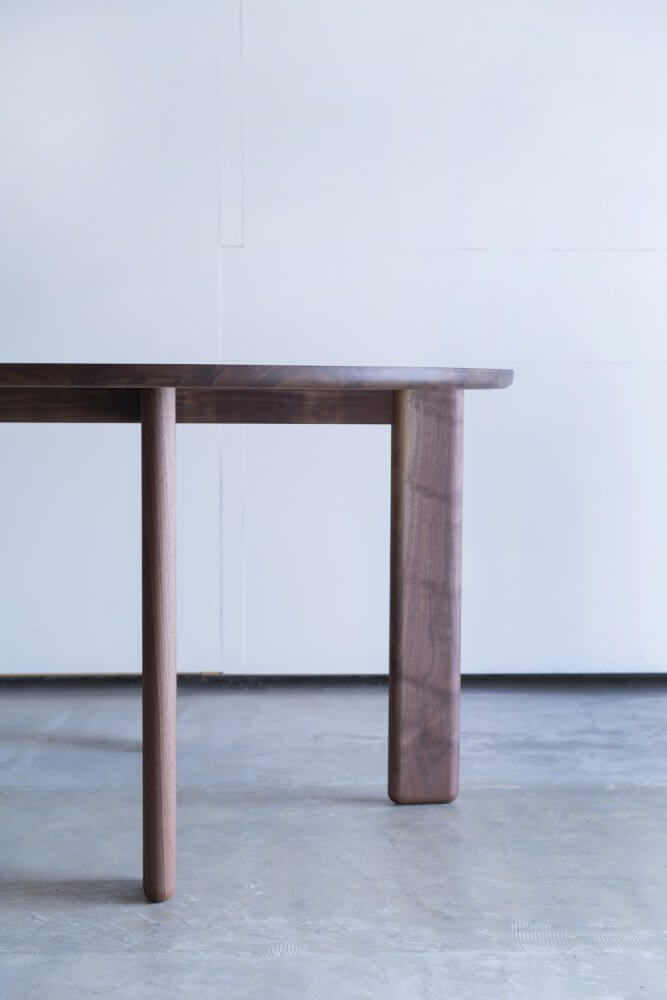 BOARD TABLE (Circle) ( WALNUT / WHITE ASH )