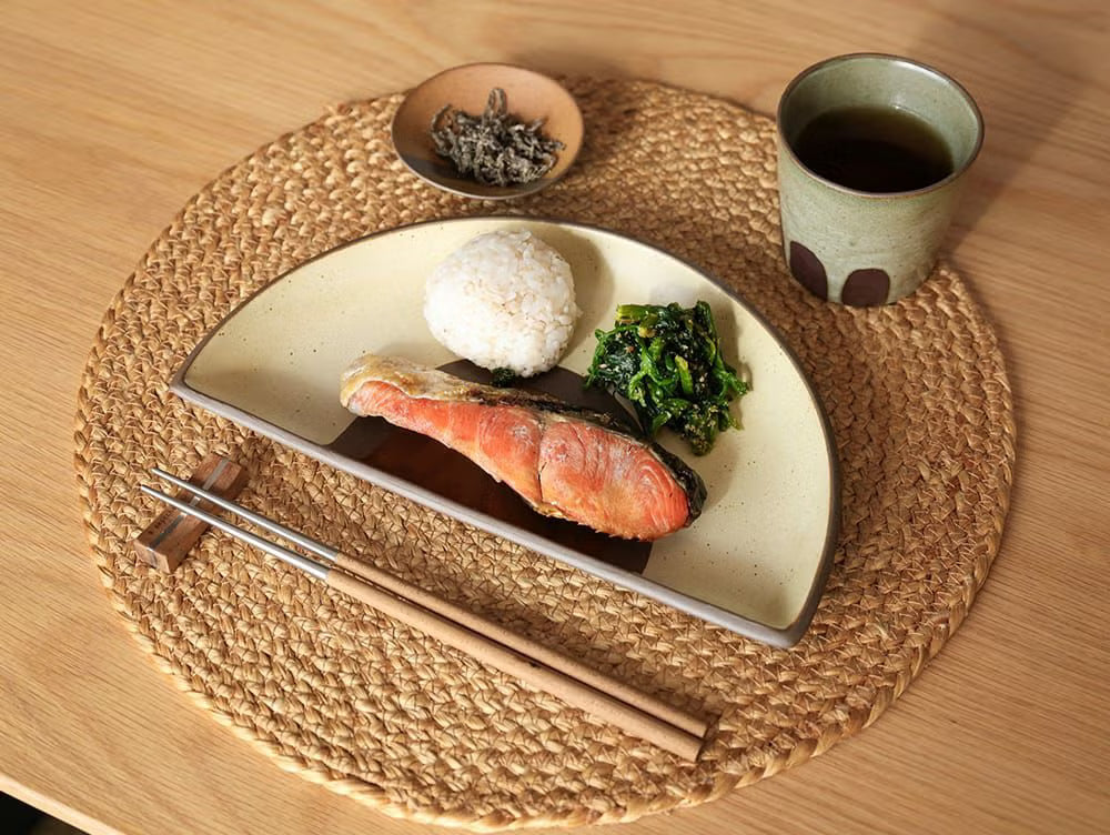 ETOWA halfmoon plate